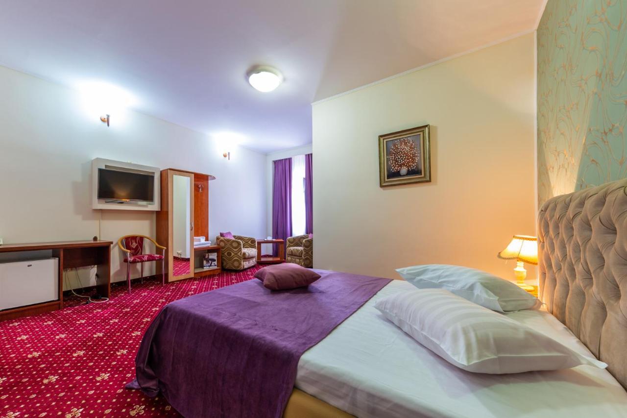 Hotel Amphitryon Букурещ Екстериор снимка