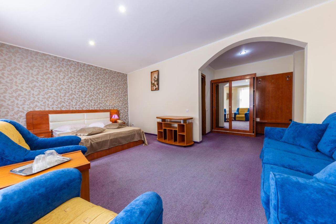 Hotel Amphitryon Букурещ Екстериор снимка