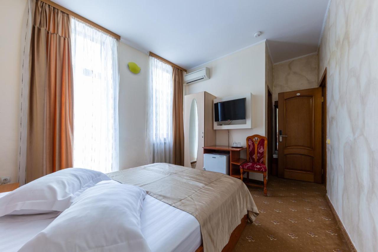 Hotel Amphitryon Букурещ Екстериор снимка