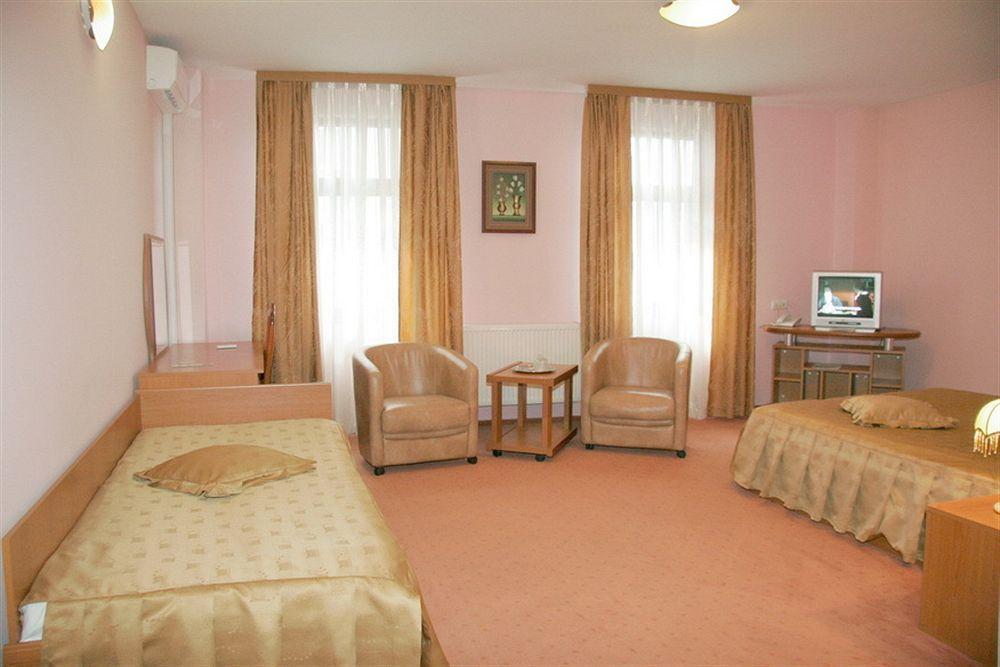 Hotel Amphitryon Букурещ Екстериор снимка
